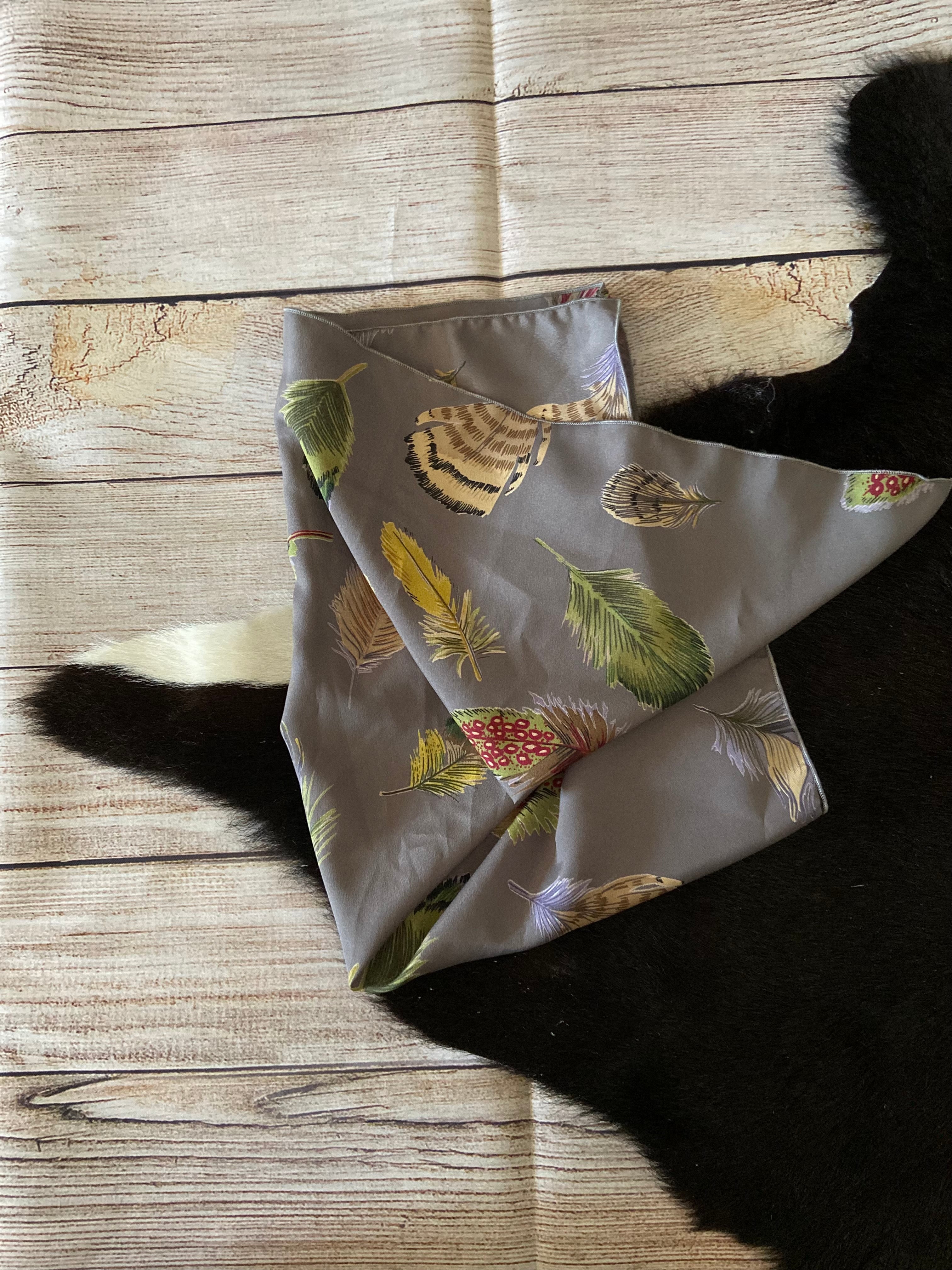21” Grey Feather Wild Rag