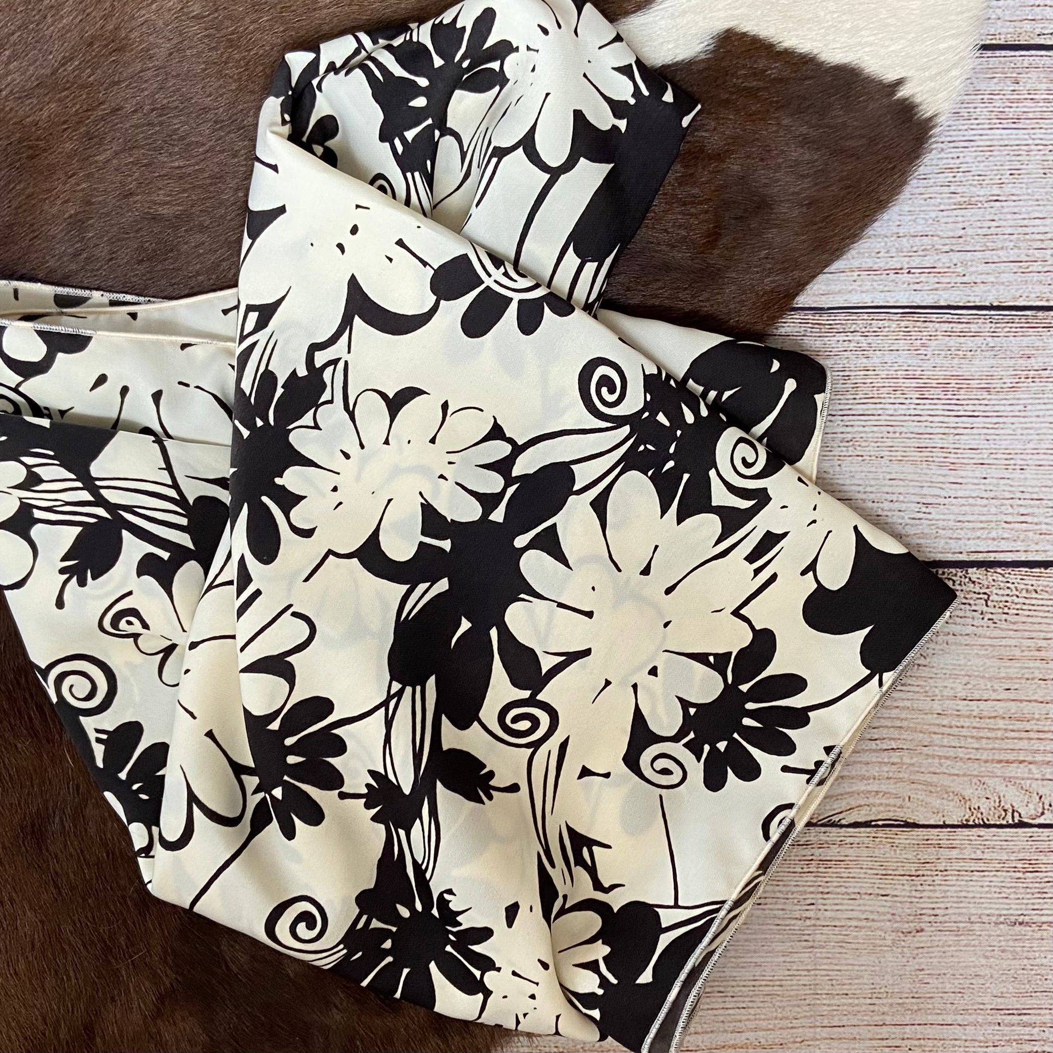 36” Cream & Black Floral Wild Rag